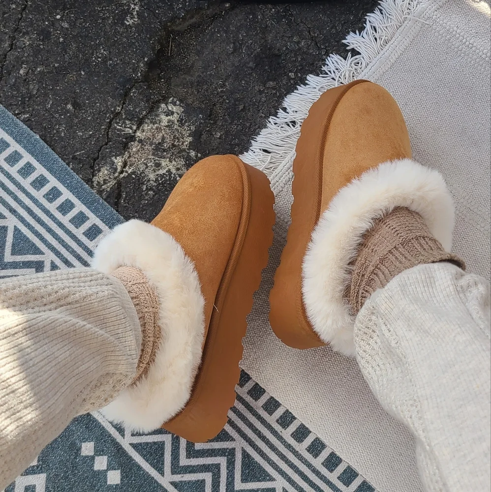 🍂🐻The Autumn// Tan faux fur lined platform slippers - Picture 5 of 5